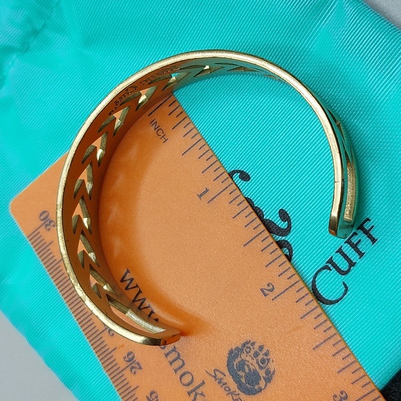 Rustic Cuff Gold Tone Directional Cutout Arrows Cuff Bracelet - Picture 6 of 7